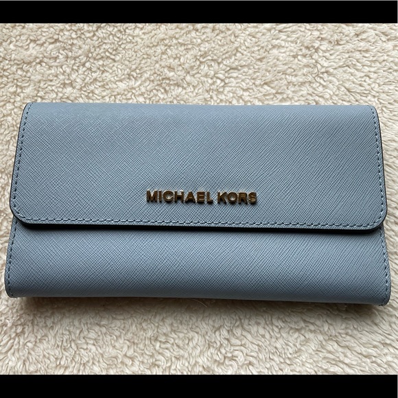 HOLD ~ HP ๐ Michael Kors Tri-Fold Wallet - Picture 7 of 7
